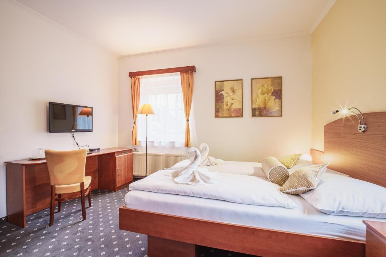 Francis Spa Hotel Františkovy Lázně Екстериор снимка
