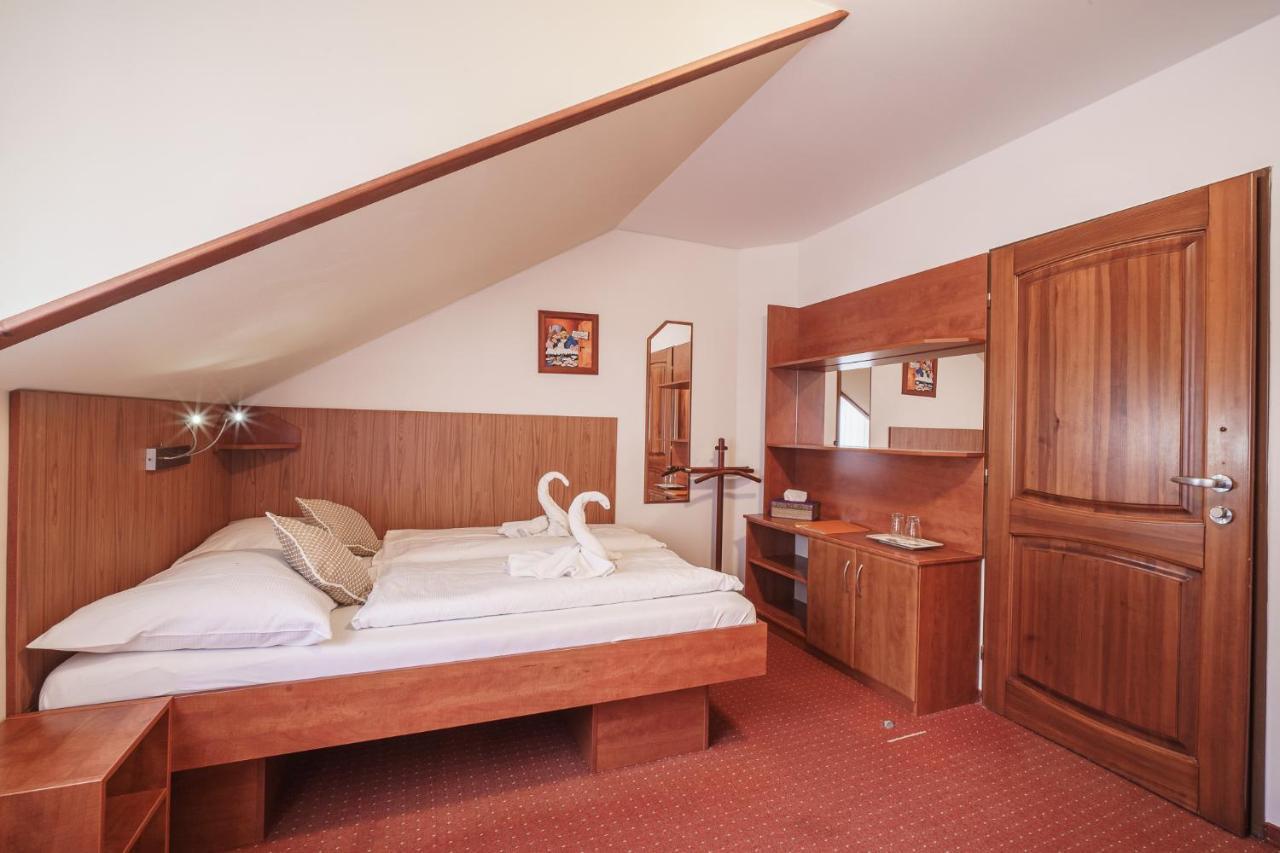 Francis Spa Hotel Františkovy Lázně Екстериор снимка