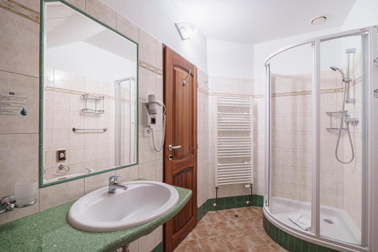 Francis Spa Hotel Františkovy Lázně Екстериор снимка