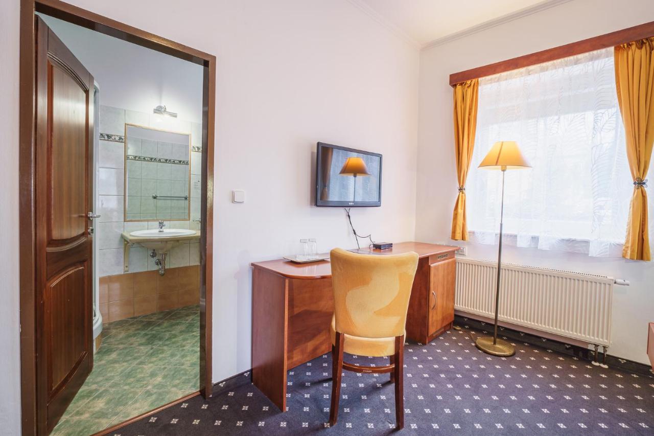 Francis Spa Hotel Františkovy Lázně Екстериор снимка